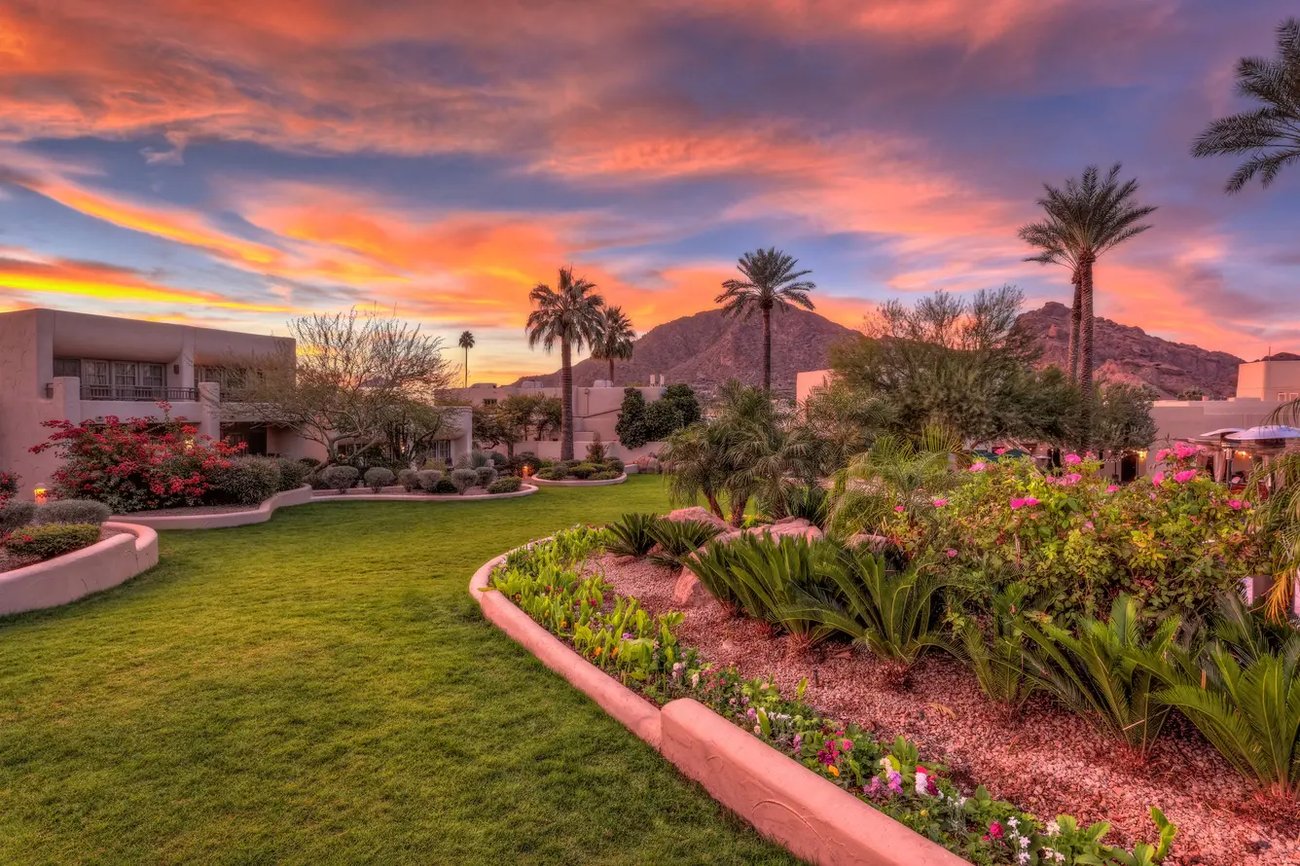 phxcb-garden-0123-hor-clsc
